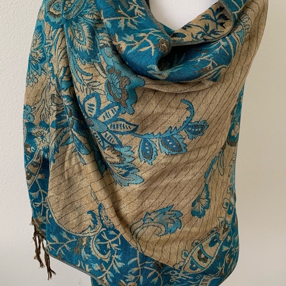 Pashmina - Picture 1 of 7